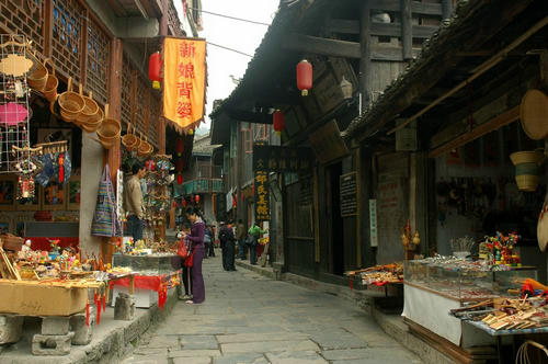 E線(xiàn)：張家界、猛洞河、芙蓉鎮(zhèn)、黃龍洞經(jīng)典四日游（純玩）